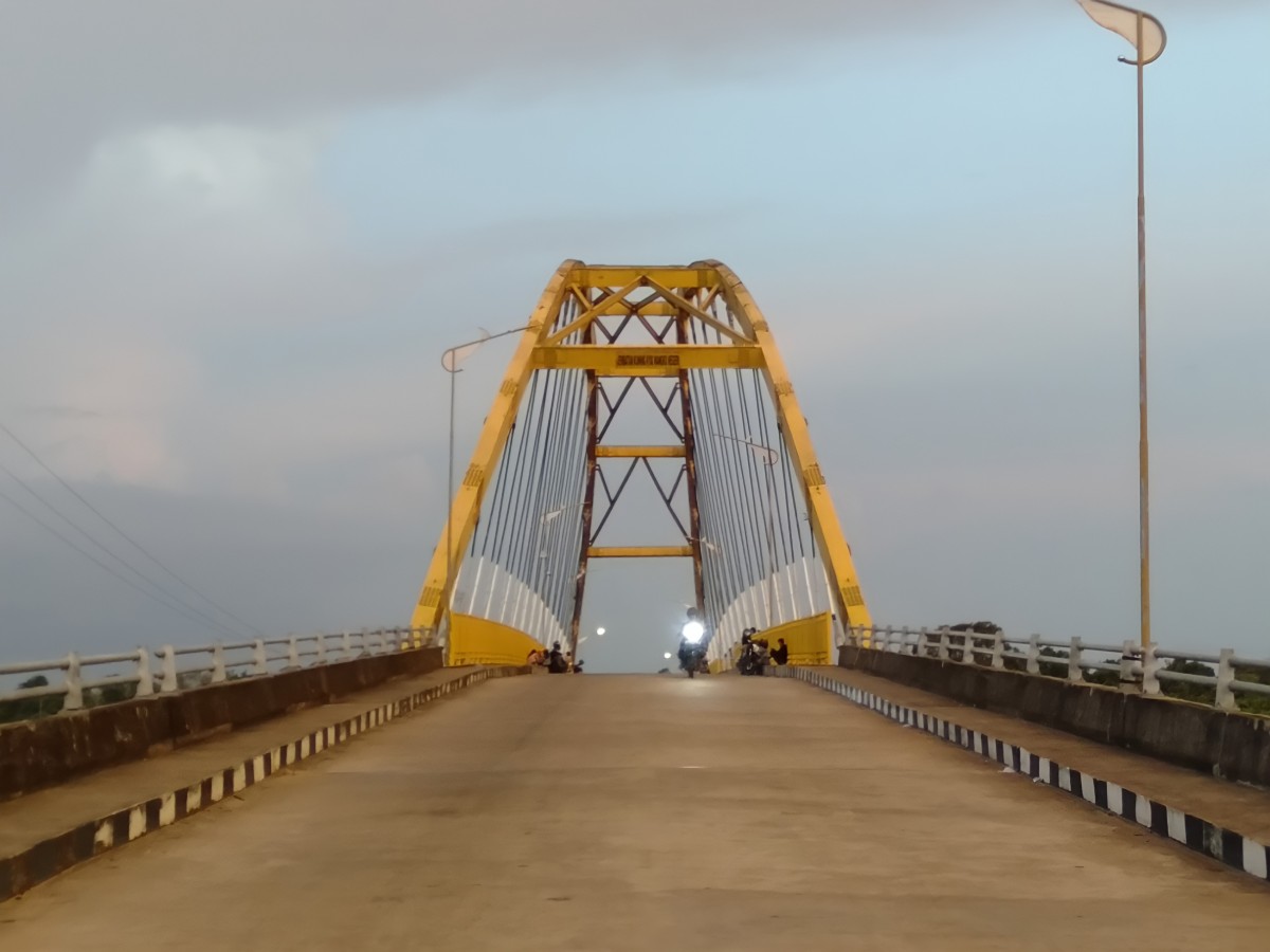 Minim Kesadaran, Jembatan Pawan 5 Ketapang Jadi Tempat Sampah